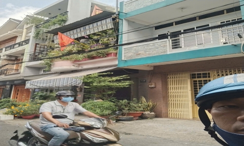 Cùng là 7-8 tỷ, chọn nhà hẻm xe hơi Tân Phú hay căn hộ cao cấp 3PN ở trung tâm?