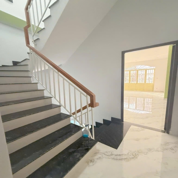 ĐÃ BÁN --- MUA NHÀ MỚI ĐẸP TÂN THẮNG, 3 TẦNG, TRONG CHỢ SƠN KỲ - 2