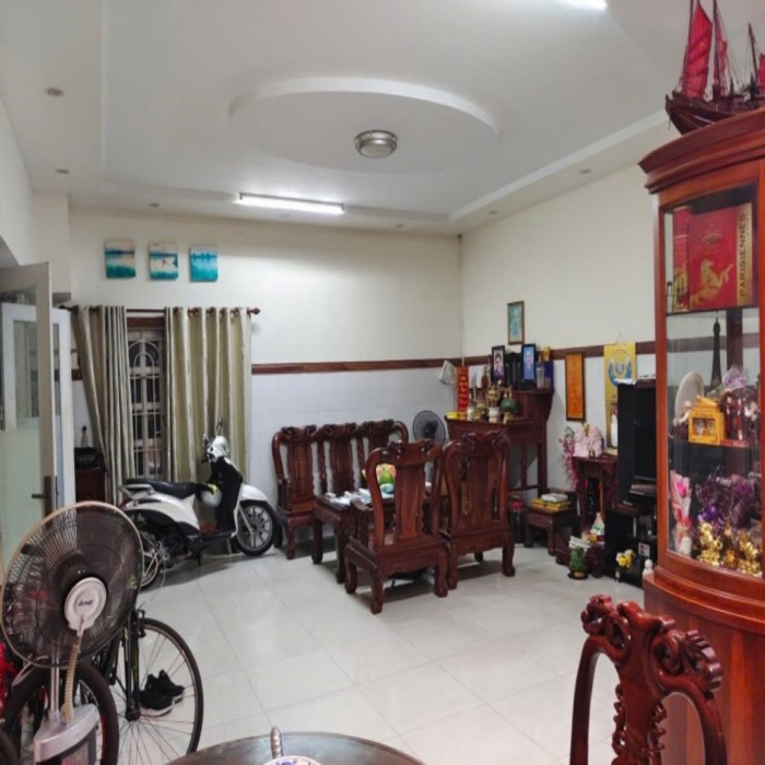 DƯƠNG ĐỨC HIỀN, 6.3 x 10.5m, 2 TẦNG, LÔ GÓC, HẺM XE HƠI THÔNG, 7 TỶ NHỈNH