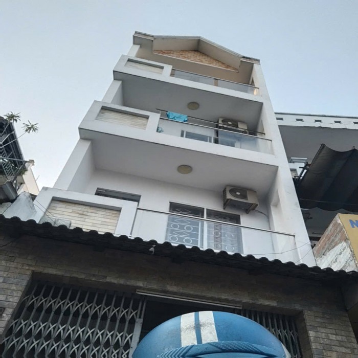 Bán nhà MẶT TIỀN GÒ DẦU, NỞ HẬU 4.8m, 4 TẦNG, CHỈ NHỈNH 12 TỶ