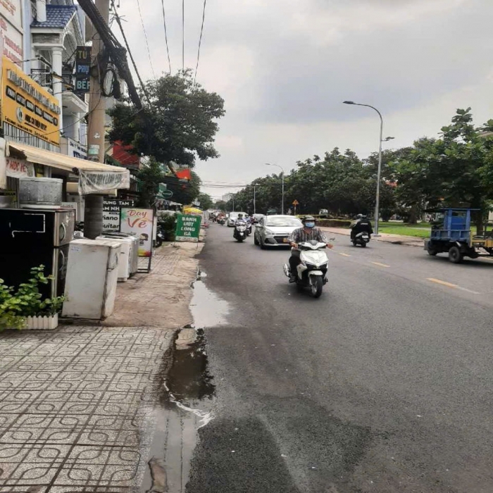 ​​​​​​​MẶT TIỀN ĐƯỜNG D9, 100m2, 3 TẦNG, NHÀ MỚI, 13 NHỈNH - 2