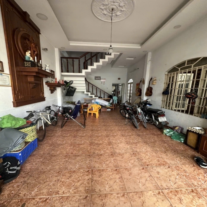 BÁN KÍN NÀNG HẬU TÂN QUÝ, PHỐ ẨM THỰC SẦM UẤT, 2 XE MERCEDES ĐẬU SÂN - 3