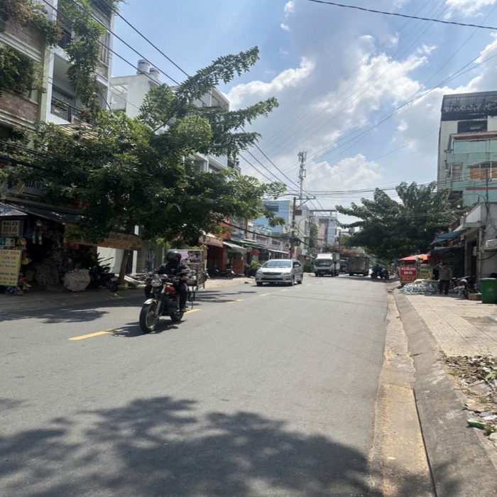 BÁN KÍN NÀNG HẬU TÂN QUÝ, PHỐ ẨM THỰC SẦM UẤT, 2 XE MERCEDES ĐẬU SÂN - 6