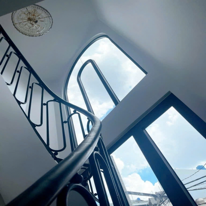 ĐẸP KHÓ CƯỠNG, 3 TẦNG SÂN THƯỢNG, SÁT MẶT TIỀN TRỊNH ĐÌNH TRỌNG, NHỈNH 7 TỶ - 10